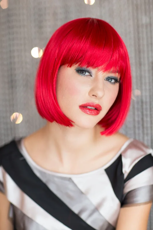 Colored wig with a silk - base cap for a comfortable and smooth feelVibrant, bright red bob wig: Maisy