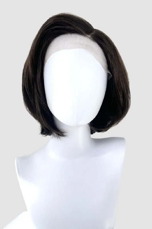 Colored wig with a straight texture for a sleek and minimalist lookLacefront wig, Italian bob, brown with blonde highlights: Lucia