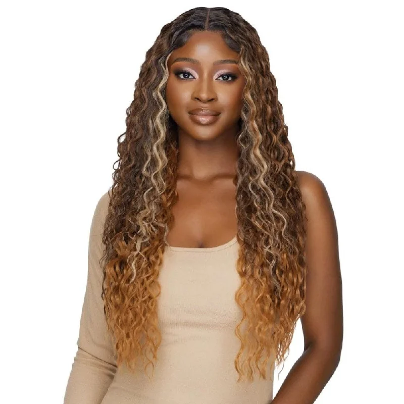 Colored wig with a red - orange hue for a warm and energetic lookOutre Melted Hairline HD Transparent Lace Front Wig - Lea