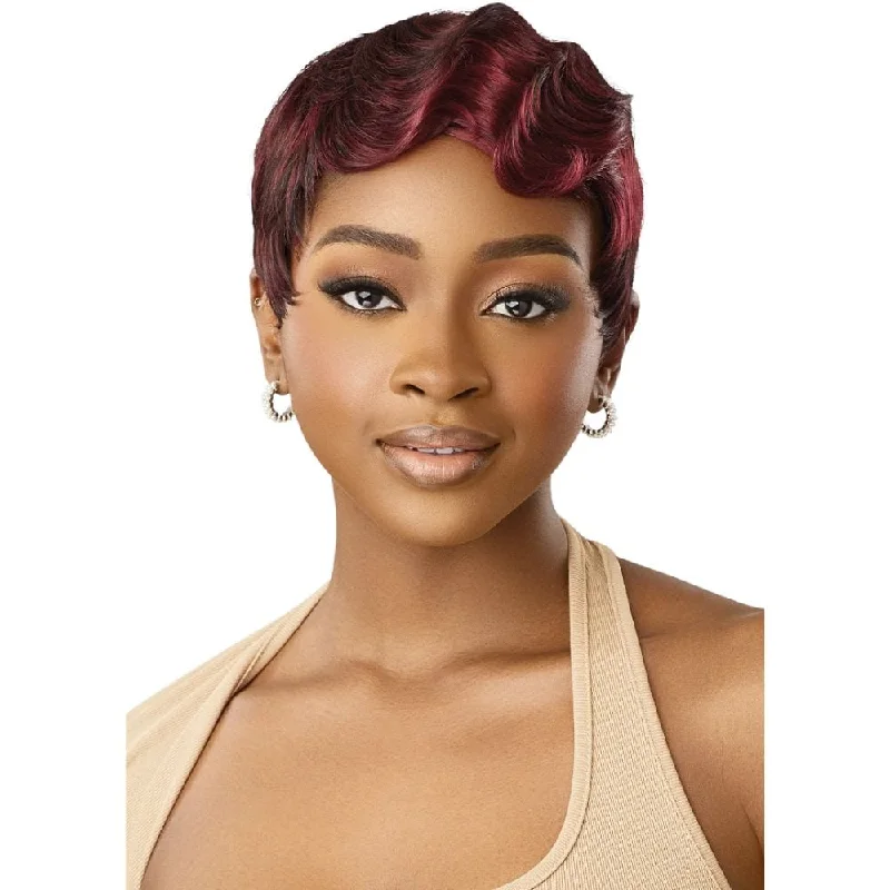 Colored wig with a middle - part for a classic and elegant styleOutre Wigpop Synthetic Full Wig - Cali