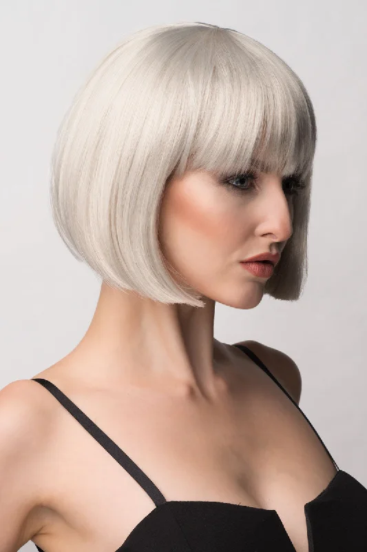 Colored wig with a side - part for a more flattering appearanceSatin-grey/silver bob wig, short and chic: Celeste