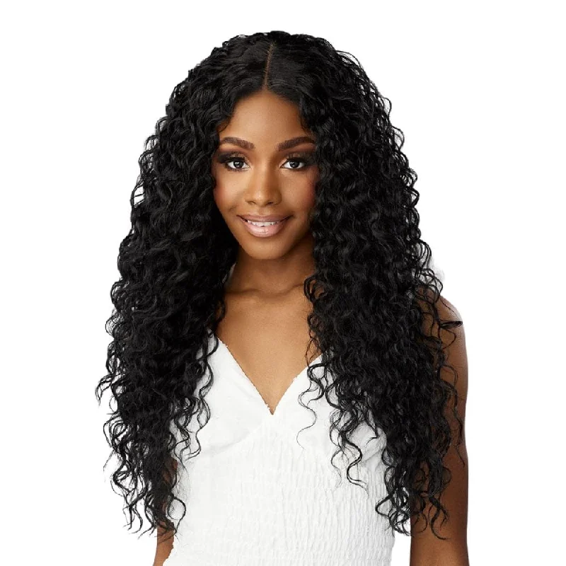 Colored wig with a 150 - density for a full and thick appearanceSensationnel Dashly HD Lace Front Wig - Lace Unit 39