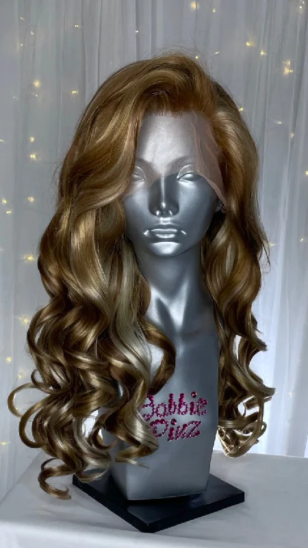 Lace wig with a side - part for a more flattering look"Ali" - Tri-Color Blonde