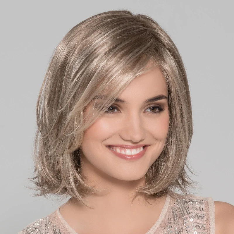 Bob wig made from high - quality synthetic fibersLucky Hi Wig by Ellen Wille