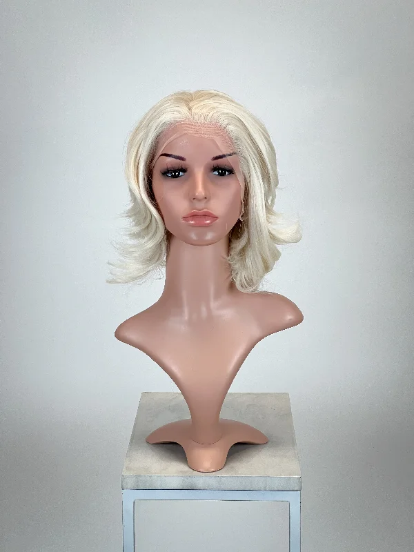 Lace wig with a 200 - density for a full and thick appearanceOlivia White Blonde - Natural Plus