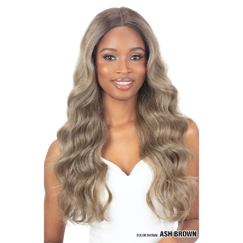 Adjustable - cap lace wig for a comfortable fitFreetress Equal Level Up HD Lace Front Wig - Shea