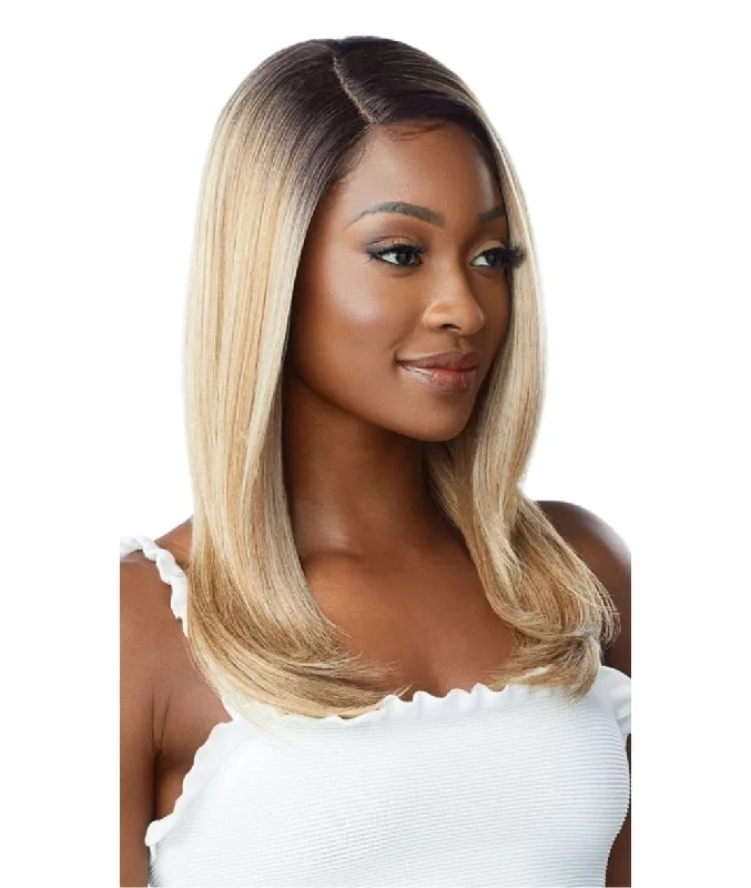 Lace wig with a straight texture for a sleek and minimalist lookOutre Everywear Lace Front Wig - Every 4