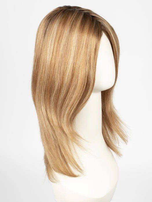 HAZLENUT-CREAM | Soft Brown Root Tone, Warm Golden Blond Base with Soft Creamy Highlights.